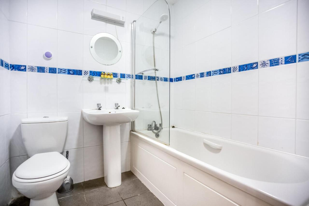 Oyo Timothy'S Hotel United Kingdom Buitenkant foto