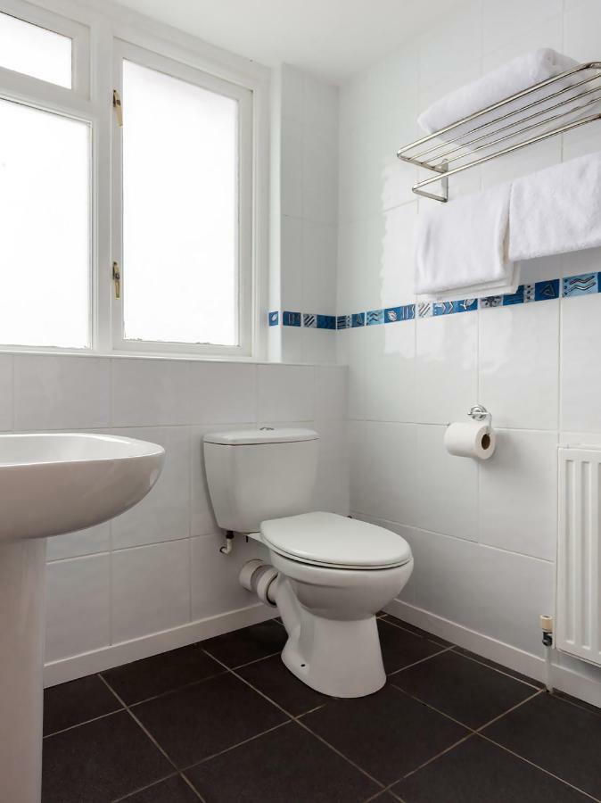Oyo Timothy'S Hotel United Kingdom Buitenkant foto