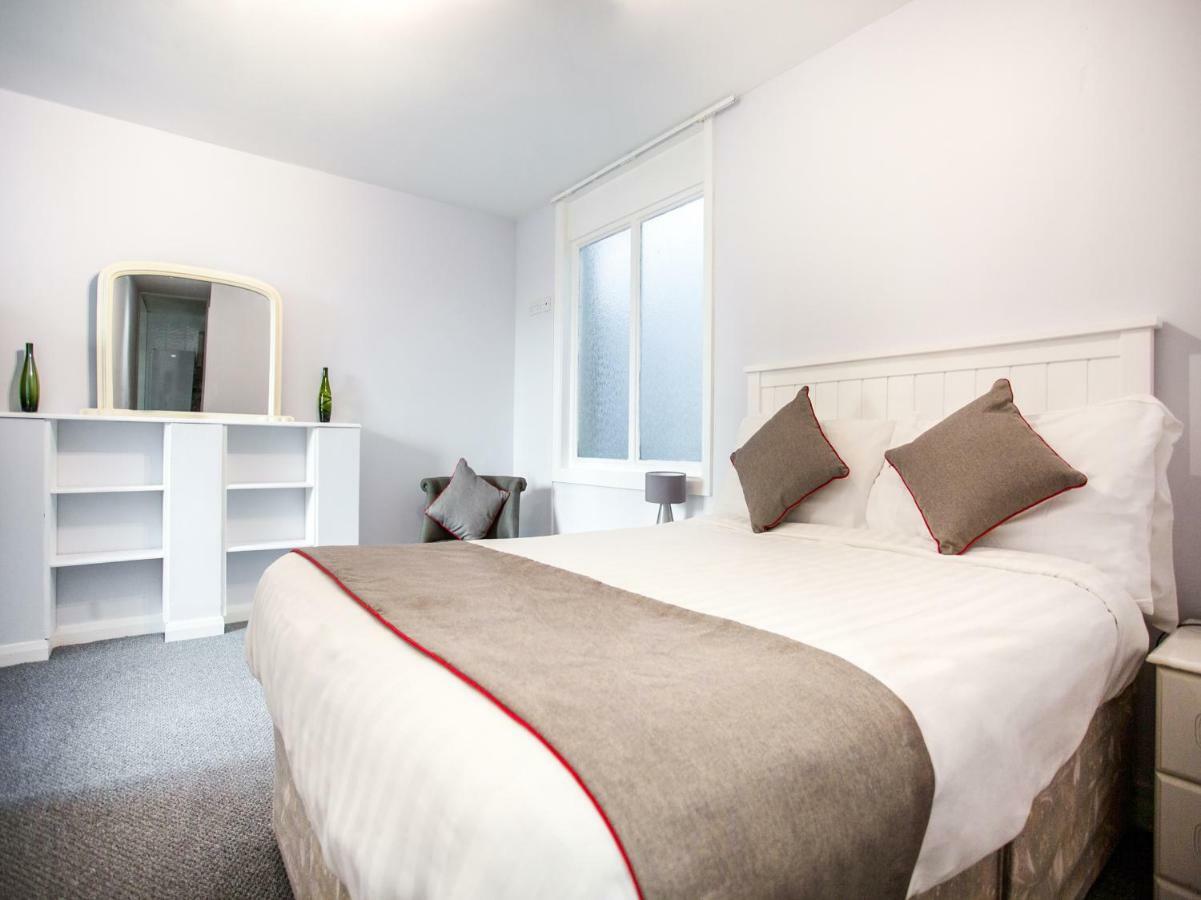 Oyo Timothy'S Hotel United Kingdom Buitenkant foto